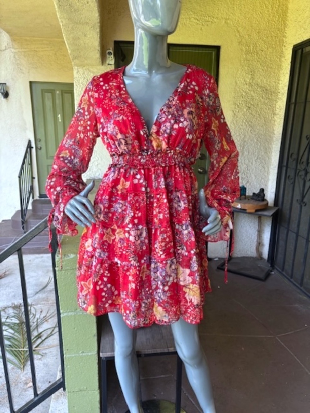 FREE PEOPLE "Closer to Your Heart" V-Neck Tiered Mini-Dress EUC/sz S - Picture 5 of 14